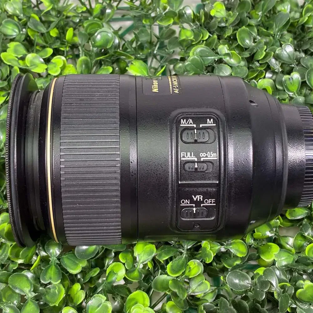 Nikon AF-S VR Micro-Nikkor 105mm f/2.8G IF-ED Lens